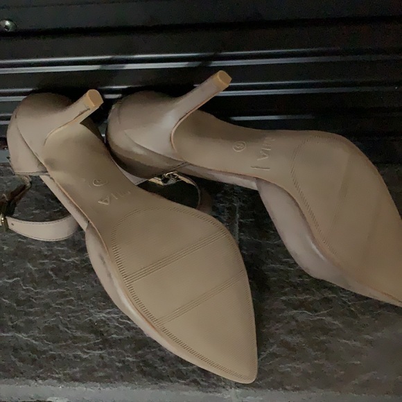 New Tan Mia heels - Picture 3 of 4